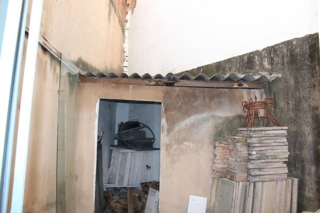 Commerciale in vendita in Oliva Pueblo, Oliva - 80.000 € (Rif: 8584383)