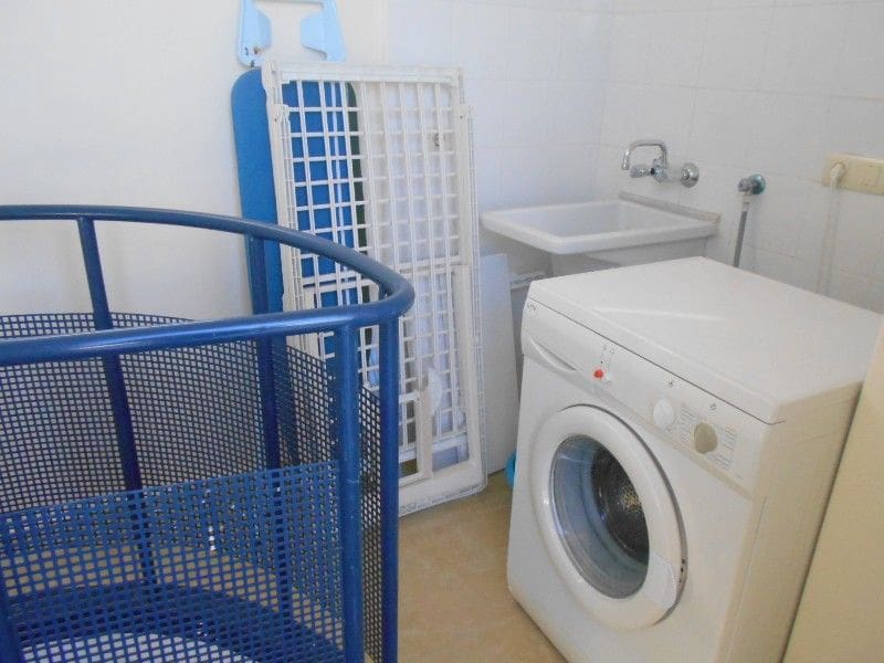 2 makuuhuone Kattohuoneisto vuokrattavana paikassa Oliva mukana uima-altaan 
autotalli - 800 € (Ref: 8626978)