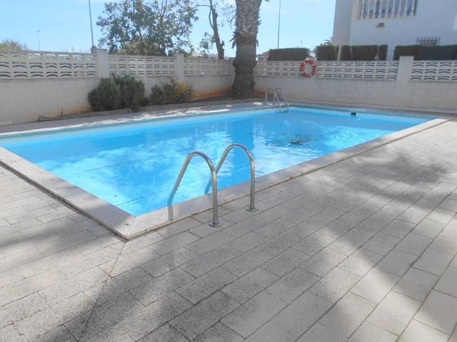 2 makuuhuone Kattohuoneisto vuokrattavana paikassa Oliva mukana uima-altaan 
autotalli - 800 € (Ref: 8626978)