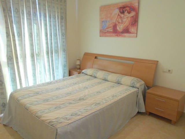 2 makuuhuone Kattohuoneisto vuokrattavana paikassa Oliva mukana uima-altaan 
autotalli - 800 € (Ref: 8626978)