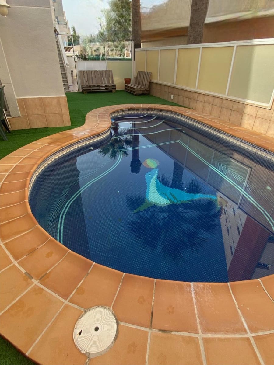 6 soveværelse Rækkehus til salg i Oliva med swimmingpool - € 410.000 (Ref: 8663223)