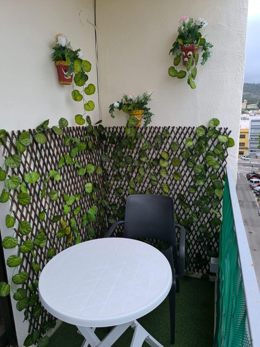 3 soveværelse Lejlighed til leje i Oliva - € 750 (Ref: 8847689)