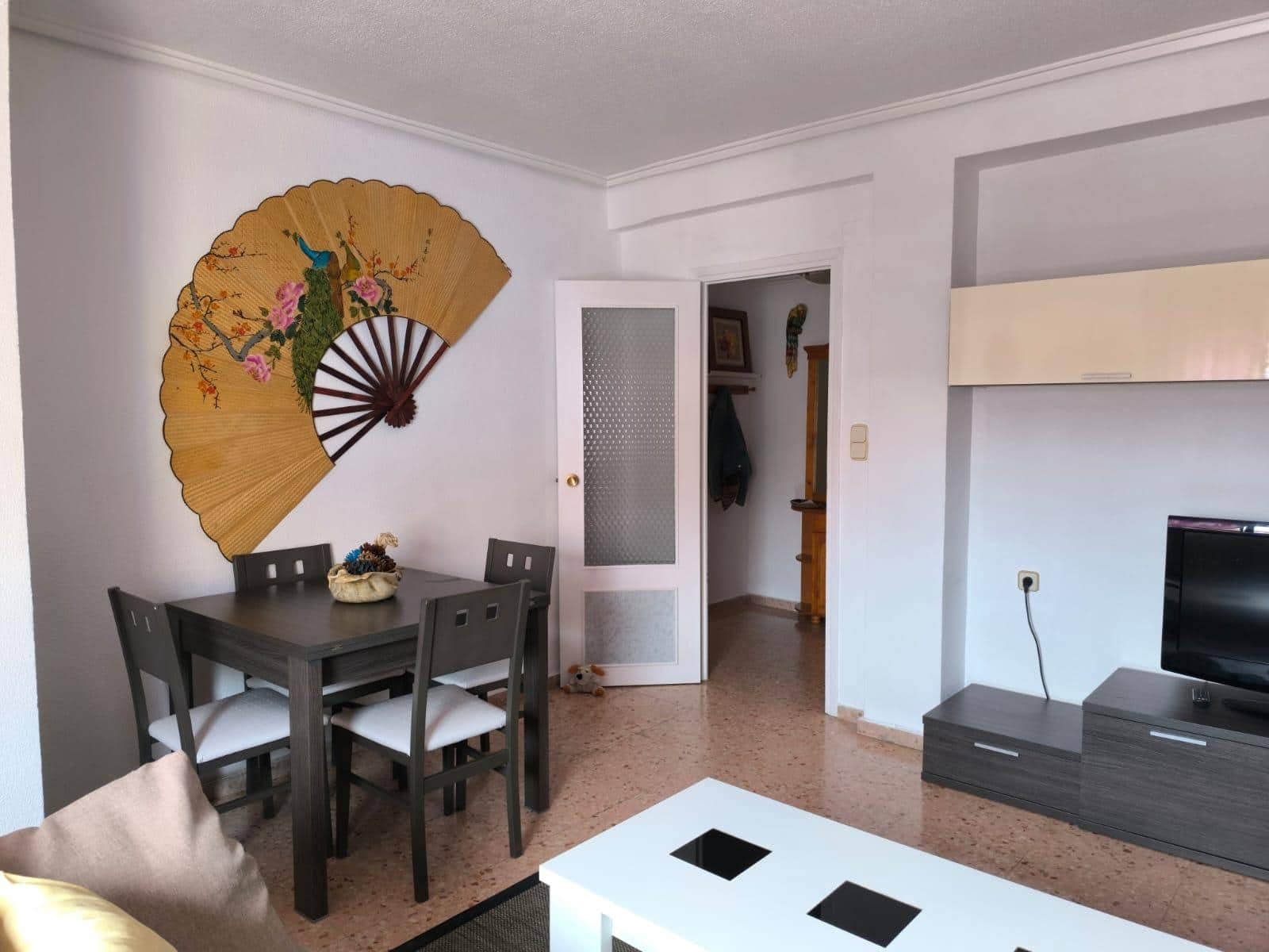 3 soveværelse Lejlighed til leje i Oliva - € 750 (Ref: 8847689)