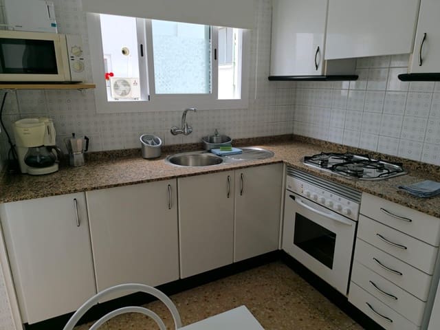 3 soveværelse Lejlighed til leje i Oliva - € 750 (Ref: 8847689)