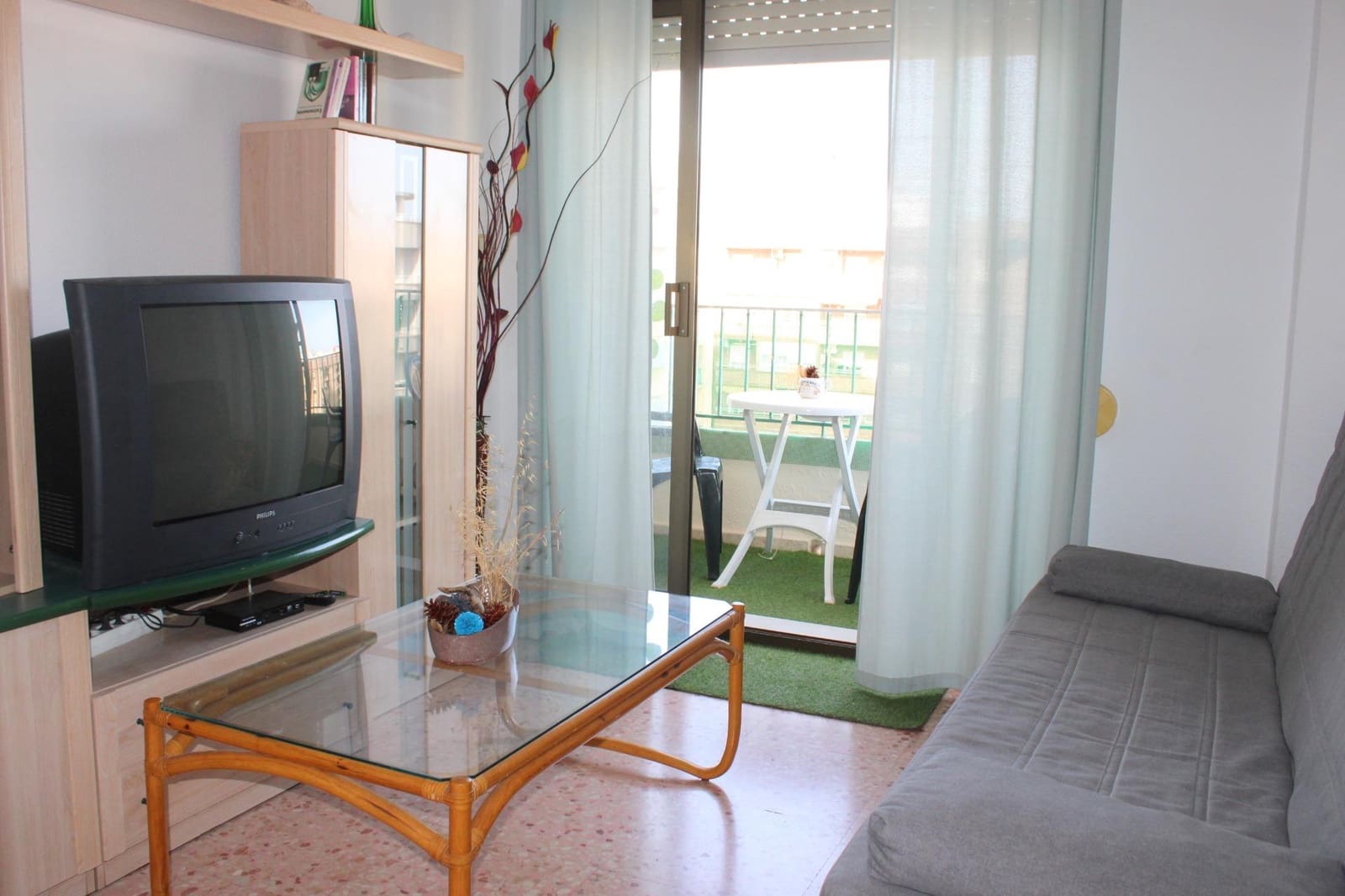 3 soveværelse Lejlighed til leje i Oliva - € 750 (Ref: 8847689)