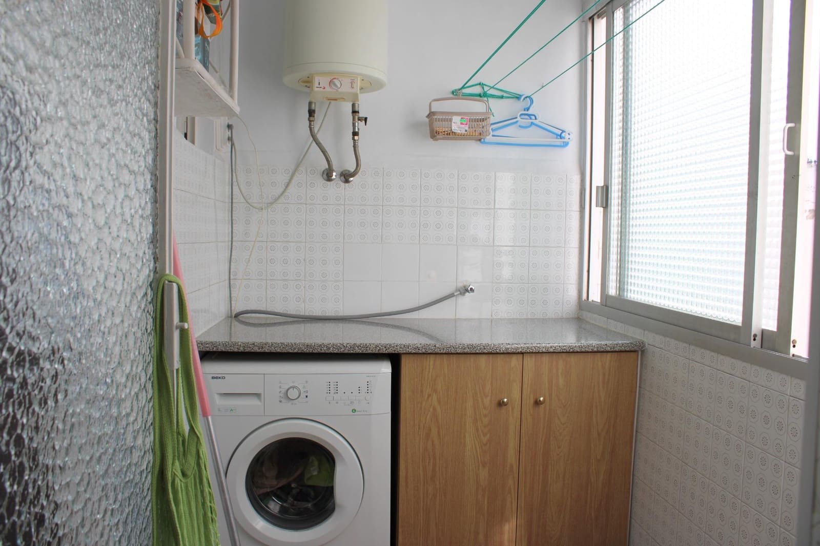 3 soveværelse Lejlighed til leje i Oliva - € 750 (Ref: 8847689)