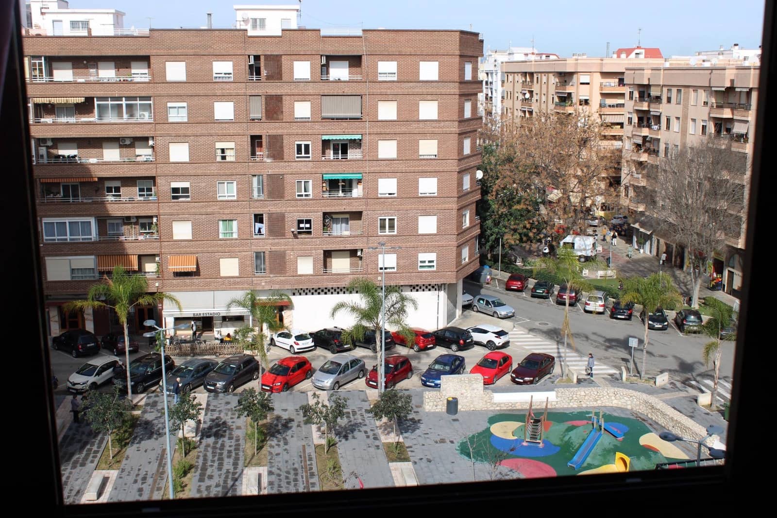 3 soveværelse Lejlighed til leje i Oliva - € 750 (Ref: 8847689)