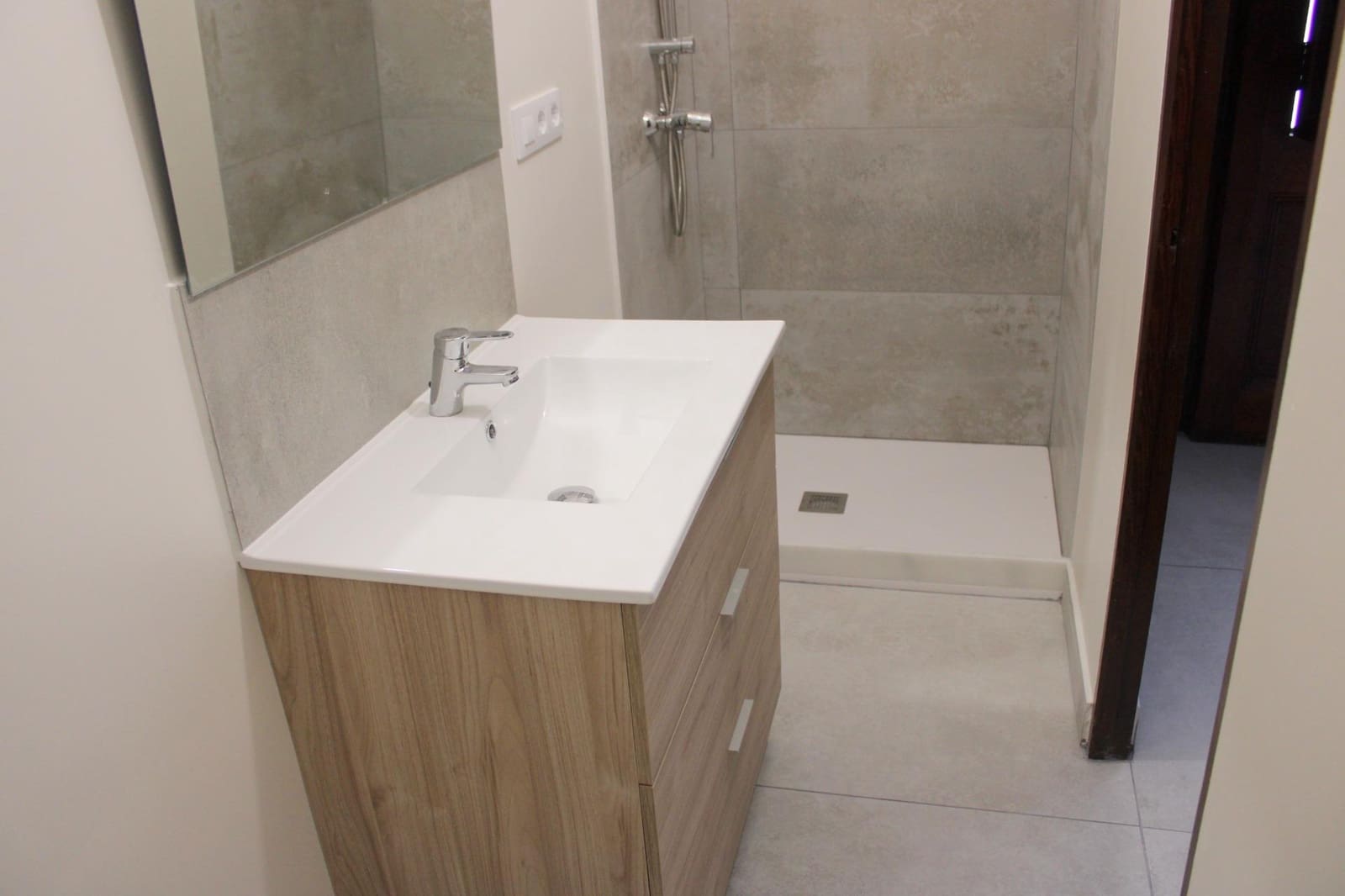 Casa de 2 habitaciones en Oliva en alquiler - 900 € (Ref: 8961740)