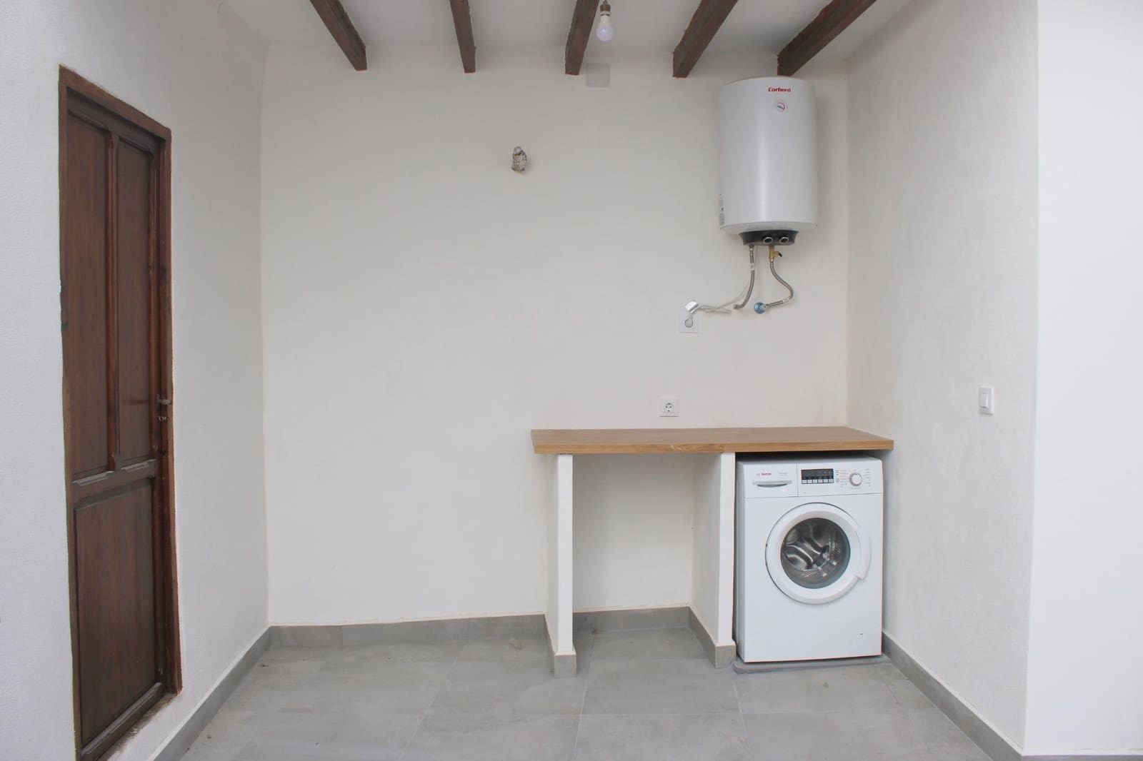 Casa de 2 habitaciones en Oliva en alquiler - 900 € (Ref: 8961740)