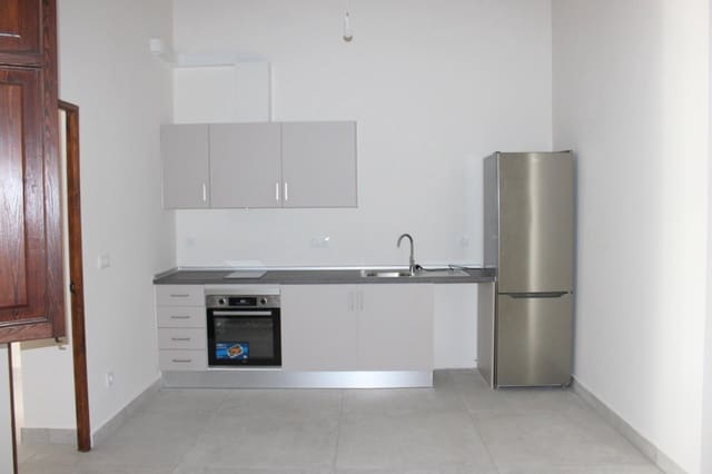 Casa de 2 habitaciones en Oliva en alquiler - 900 € (Ref: 8961740)