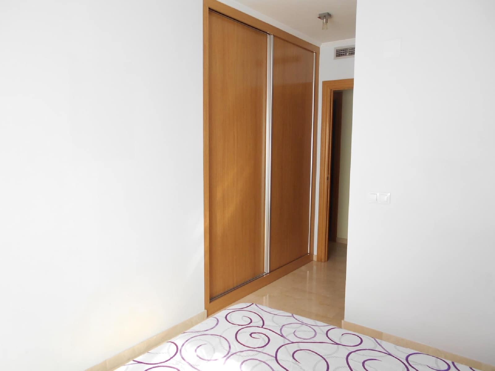 Appartement de 3 chambres à louer à Oliva - 850 € (Ref: 8976282)