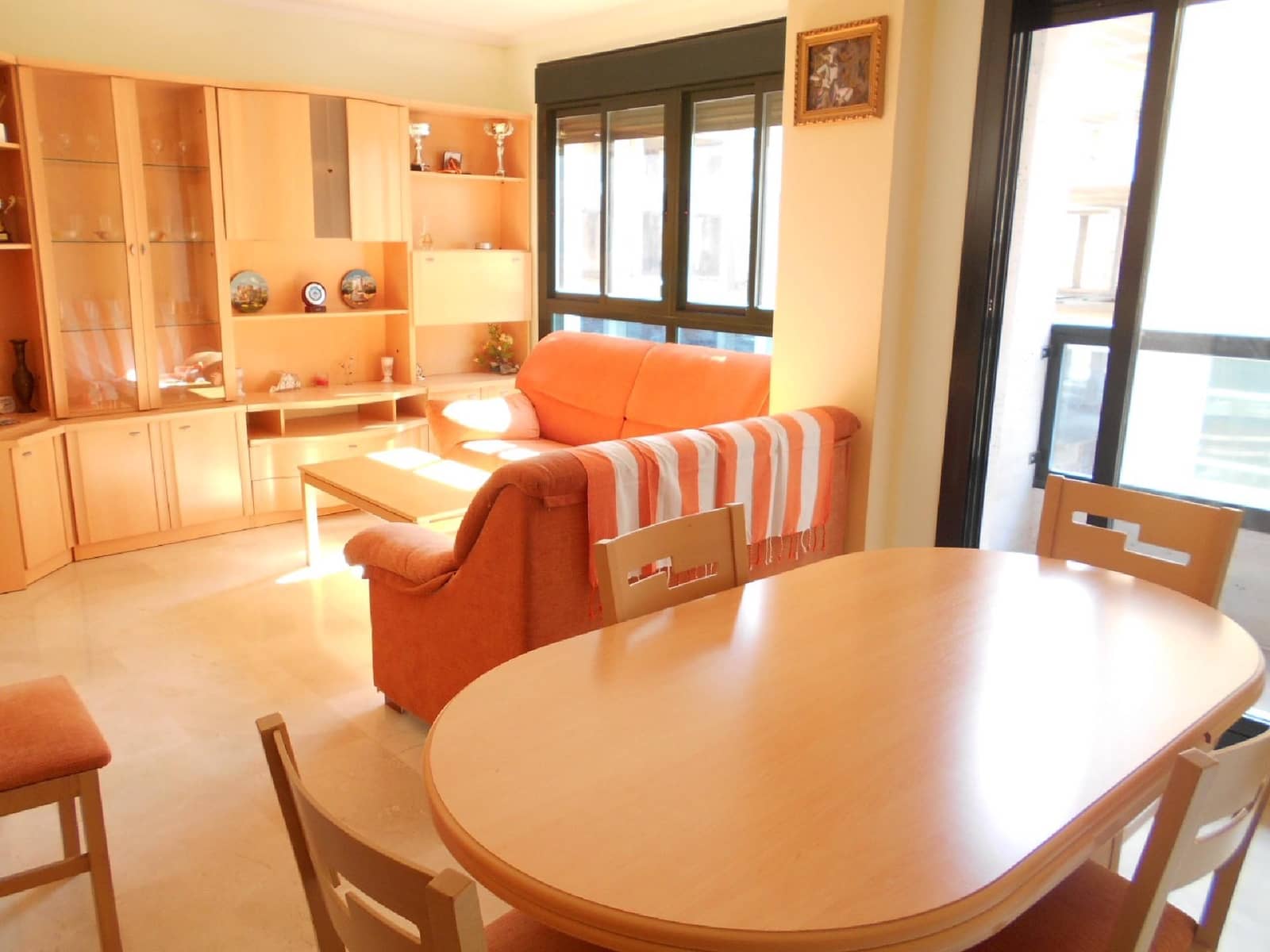 Appartement de 3 chambres à louer à Oliva - 850 € (Ref: 8976282)