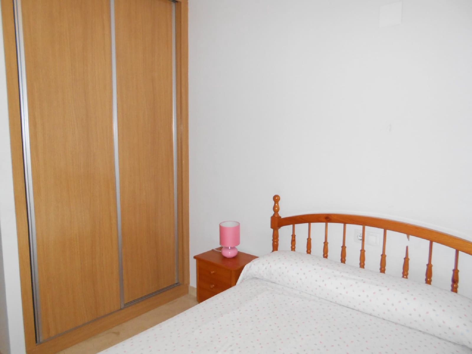 3 bedroom Flat for rent in Oliva - € 850 (Ref: 8976282)