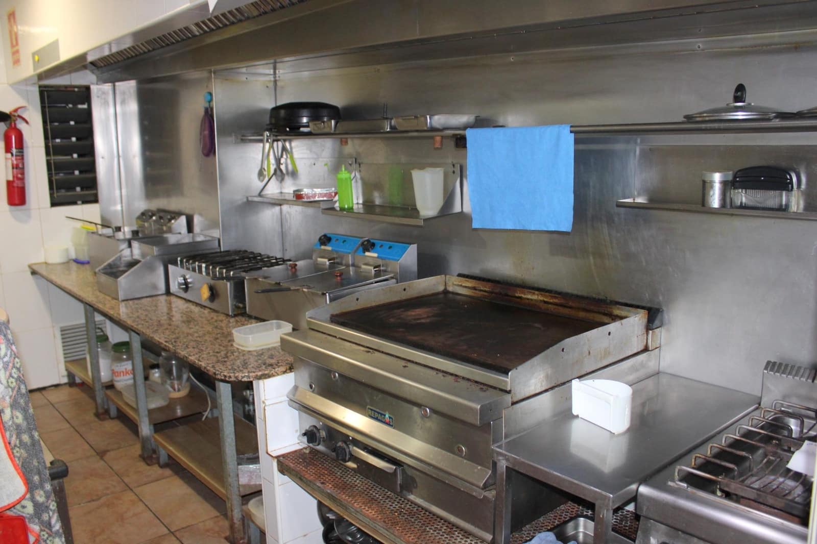 2 soveværelse Virksomhed til salg i Oliva med swimmingpool - € 380.000 (Ref: 9017193)