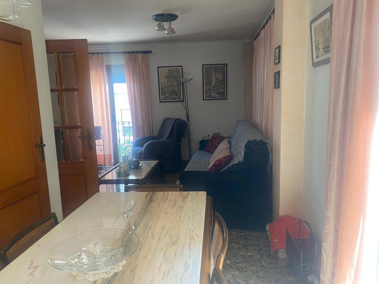 5 makuuhuone Omakotitalo myytävänä paikassa Oliva mukana 
autotalli - 262 000 € (Ref: 9116267)