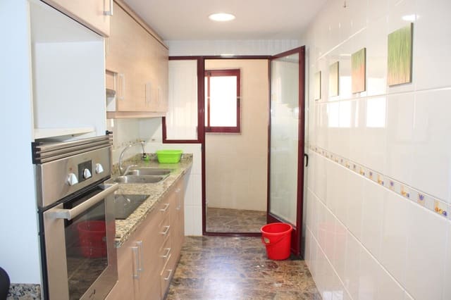 Piso de 3 habitaciones en Oliva Pueblo, Oliva en alquiler - 750 € (Ref: 9132547)