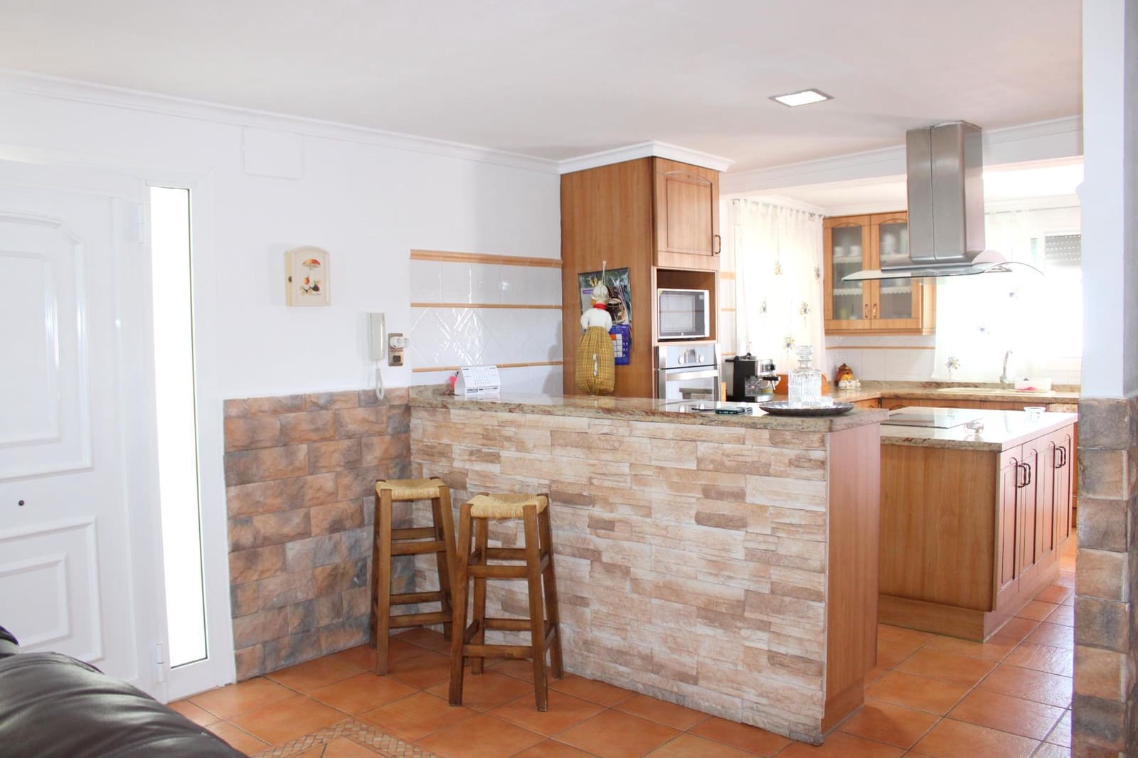 4 soveværelse Villa til salg i Oliva med swimmingpool garage - € 499.000 (Ref: 9181158)