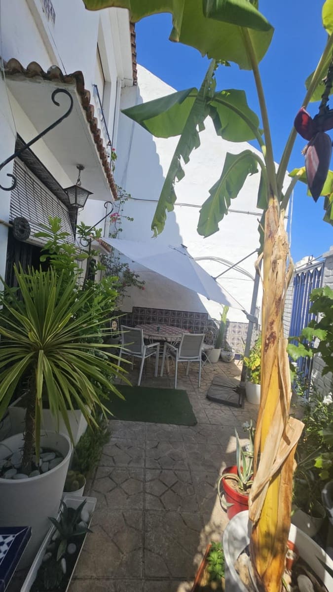 5 soveværelse Byhus til salg i Oliva med garage - € 220.000 (Ref: 9228720)