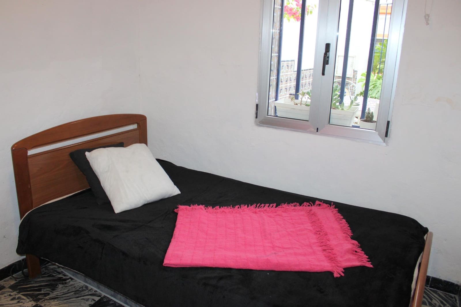 5 soveværelse Byhus til salg i Oliva med garage - € 220.000 (Ref: 9228720)