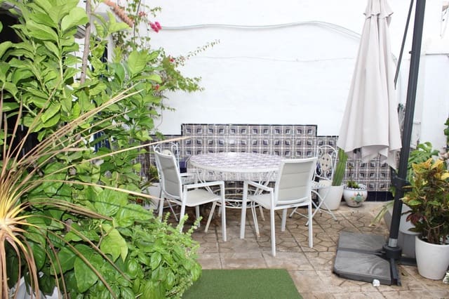 5 bedroom Townhouse for sale in Oliva Pueblo, Oliva with garage - € 220,000 (Ref: 9228720)