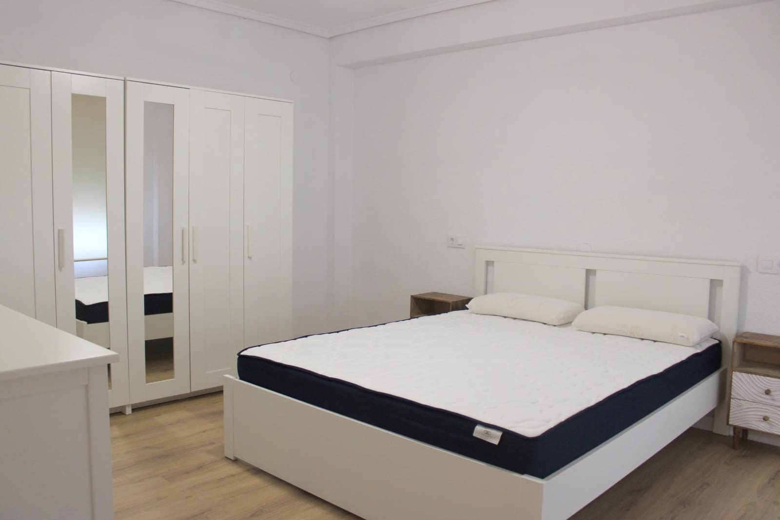 4 soveværelse Lejlighed til leje i Oliva - € 800 (Ref: 9330814)