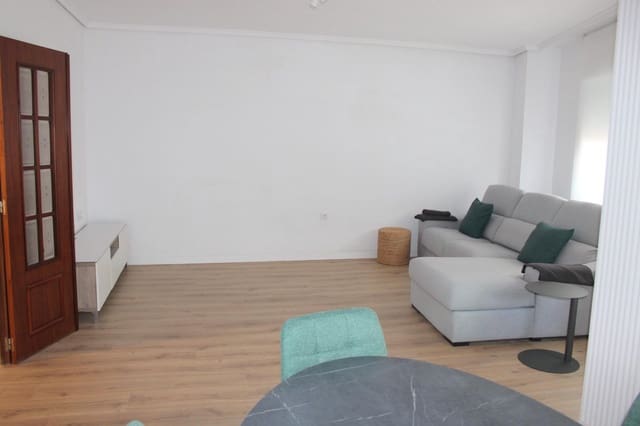 4 camera da letto Appartamento da affittare in Oliva - 800 € (Rif: 9330814)