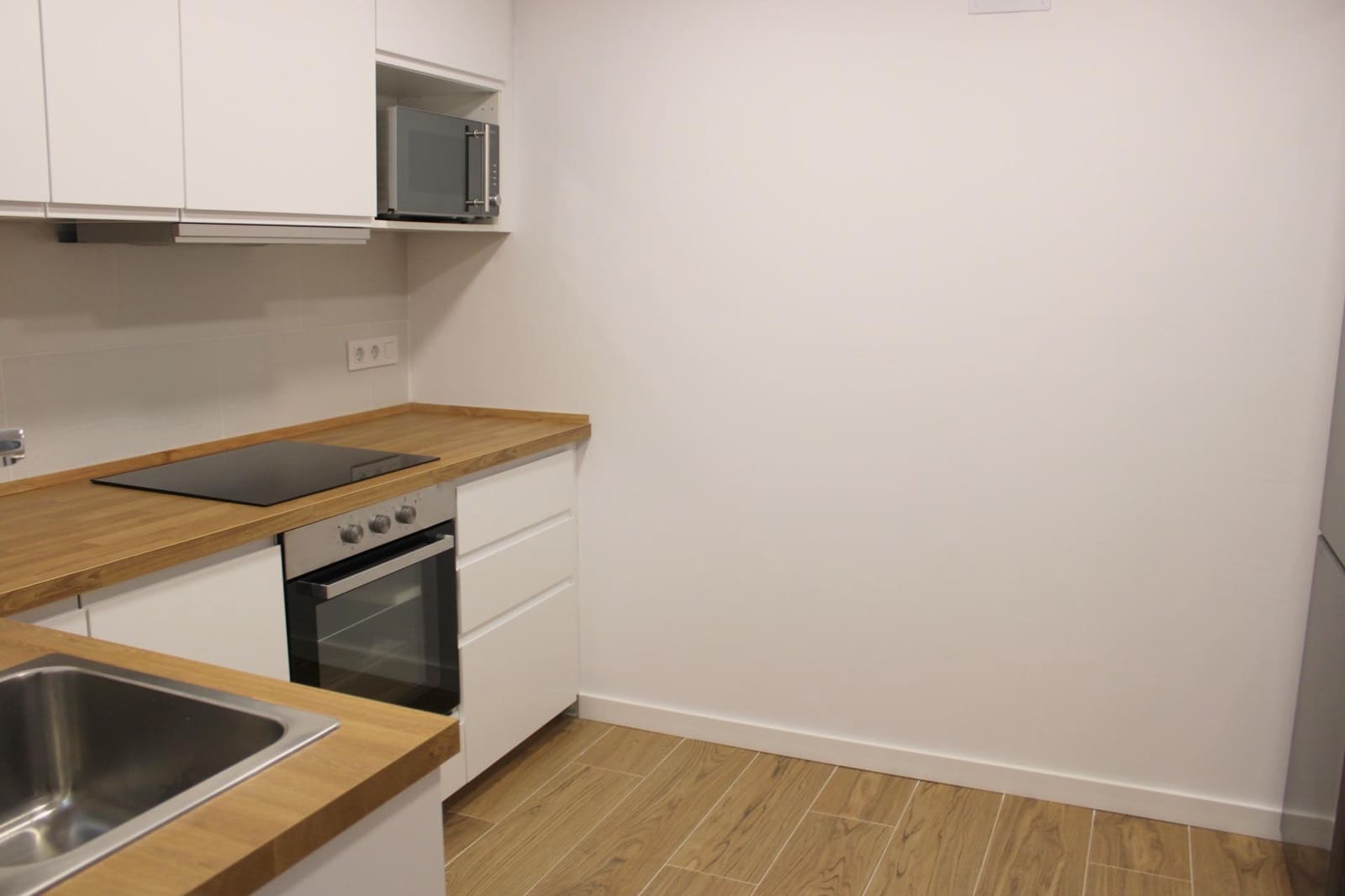 4 soveværelse Lejlighed til leje i Oliva - € 800 (Ref: 9330814)