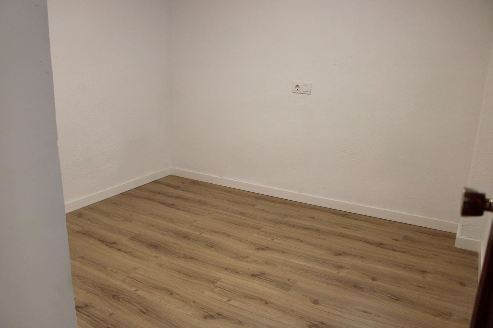 4 soveværelse Lejlighed til leje i Oliva - € 800 (Ref: 9330814)