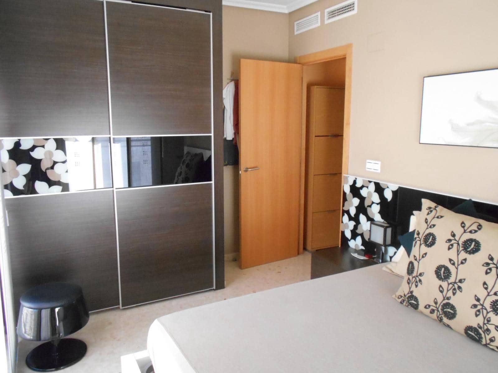 3 camera da letto Appartamento da affittare in Oliva - 850 € (Rif: 9330815)