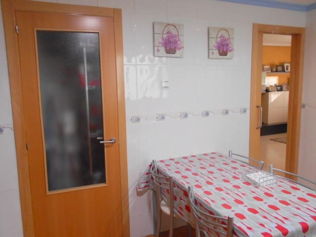 3 camera da letto Appartamento da affittare in Oliva - 850 € (Rif: 9330815)