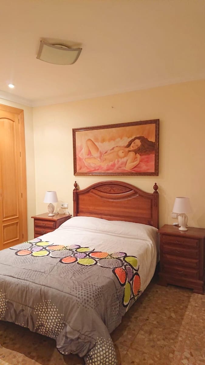 3 slaapkamer Appartement te huur in Oliva - € 750 (Ref: 9335167)