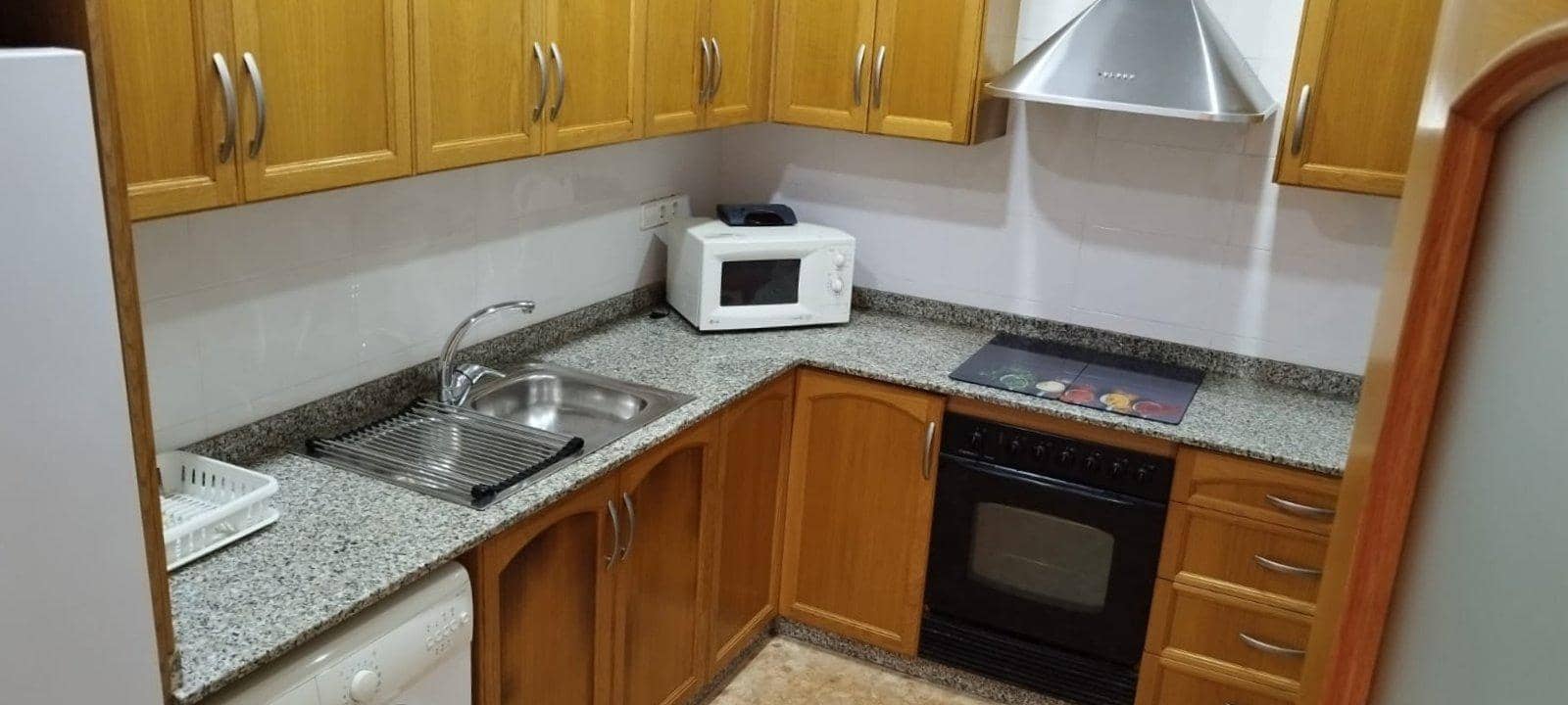 3 slaapkamer Appartement te huur in Oliva - € 750 (Ref: 9335167)