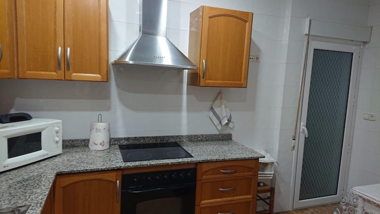 3 slaapkamer Appartement te huur in Oliva - € 750 (Ref: 9335167)