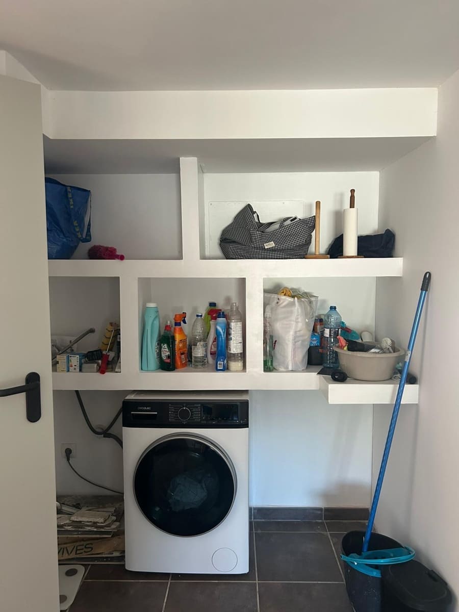 3 makuuhuone Omakotitalo vuokrattavana paikassa Oliva mukana uima-altaan 
autotalli - 1 000 € (Ref: 9356004)