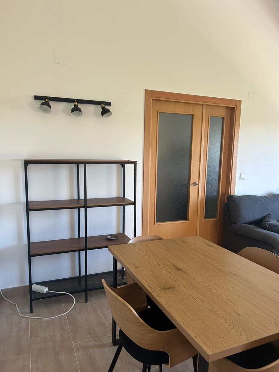 3 makuuhuone Omakotitalo vuokrattavana paikassa Oliva mukana uima-altaan 
autotalli - 1 000 € (Ref: 9356004)