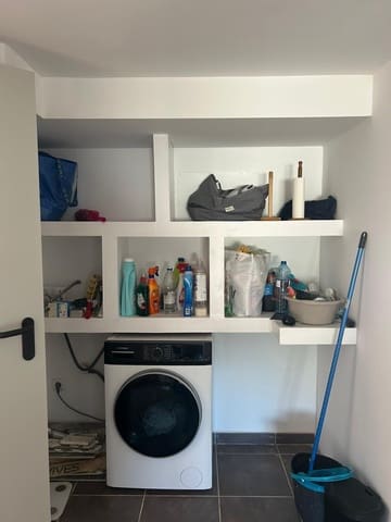 3 makuuhuone Omakotitalo vuokrattavana paikassa Oliva mukana uima-altaan 
autotalli - 1 000 € (Ref: 9356004)