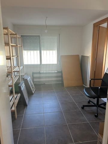 3 makuuhuone Omakotitalo vuokrattavana paikassa Oliva mukana uima-altaan 
autotalli - 1 000 € (Ref: 9356004)