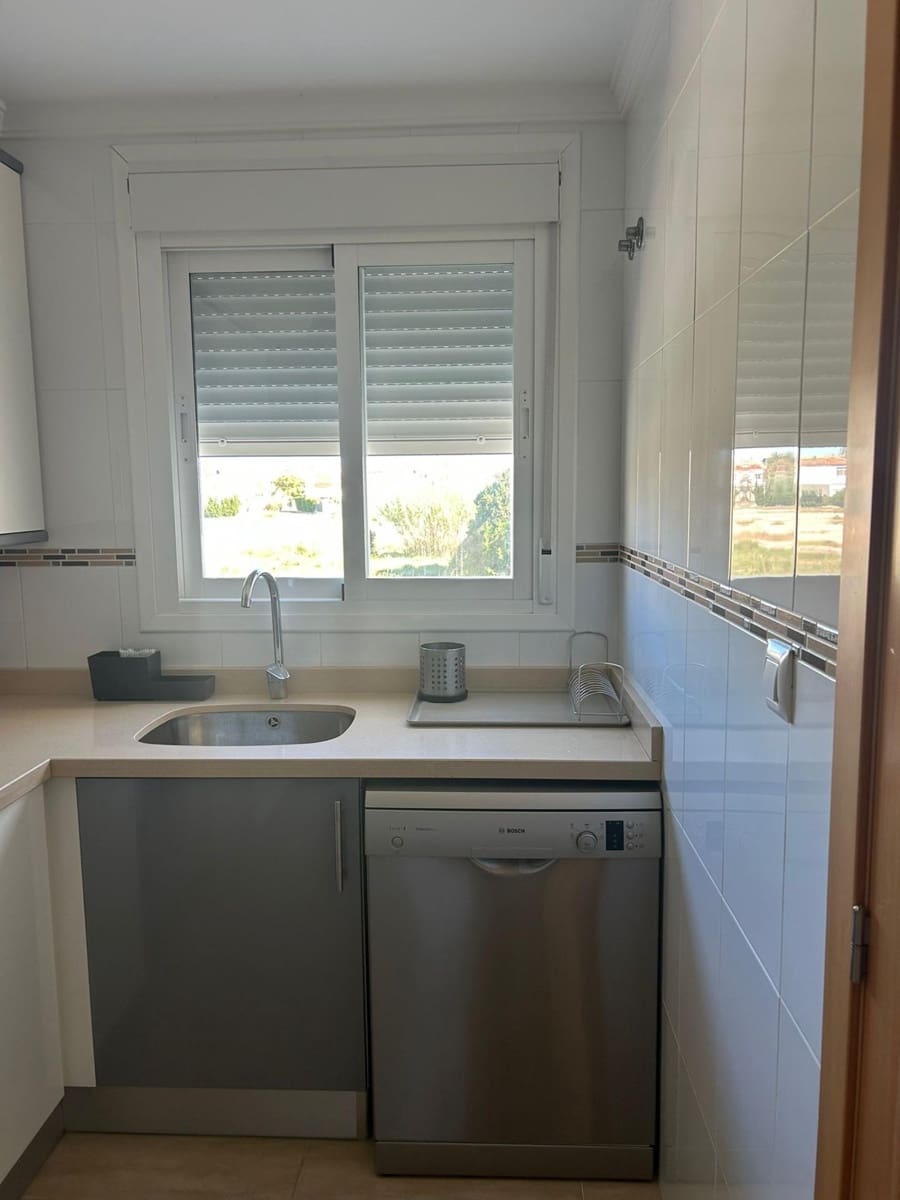 3 makuuhuone Omakotitalo vuokrattavana paikassa Oliva mukana uima-altaan 
autotalli - 1 000 € (Ref: 9356004)