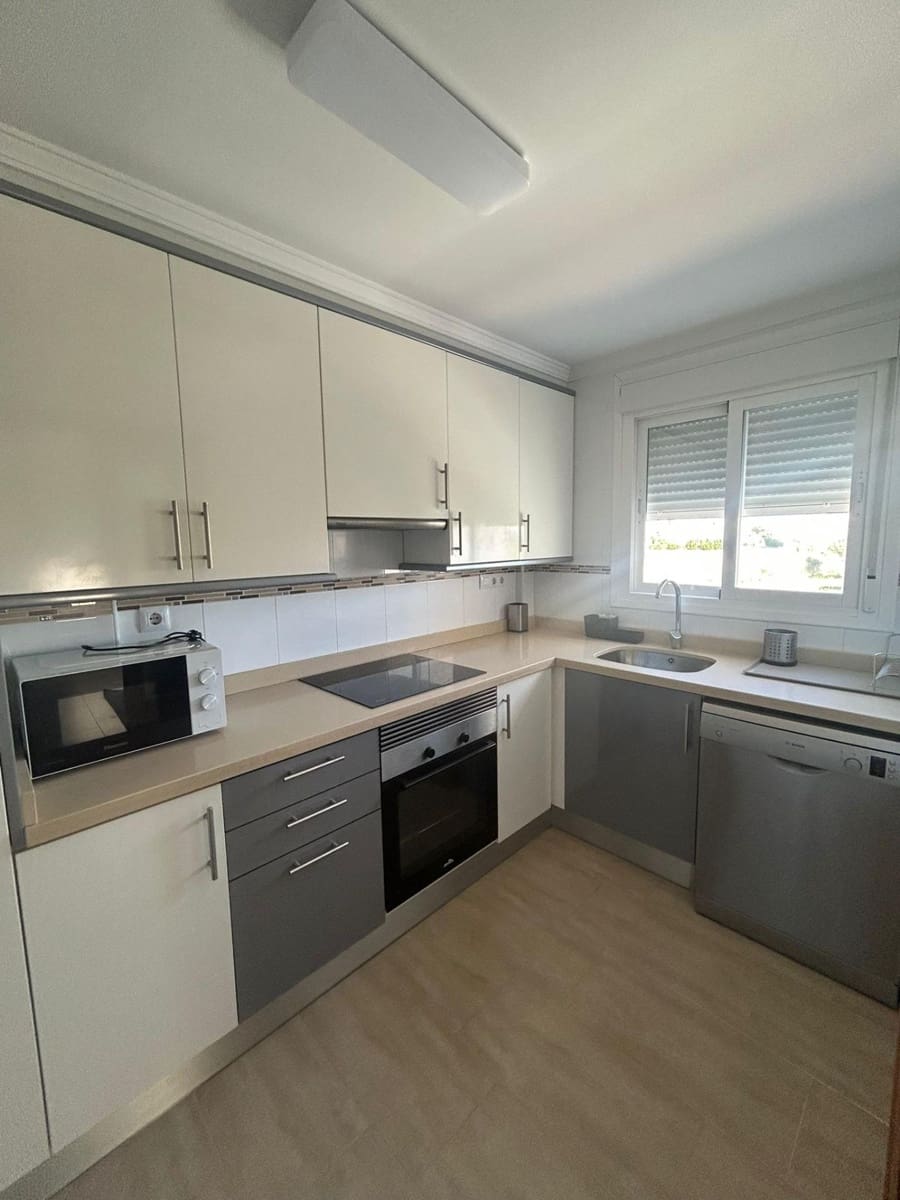 3 makuuhuone Omakotitalo vuokrattavana paikassa Oliva mukana uima-altaan 
autotalli - 1 000 € (Ref: 9356004)