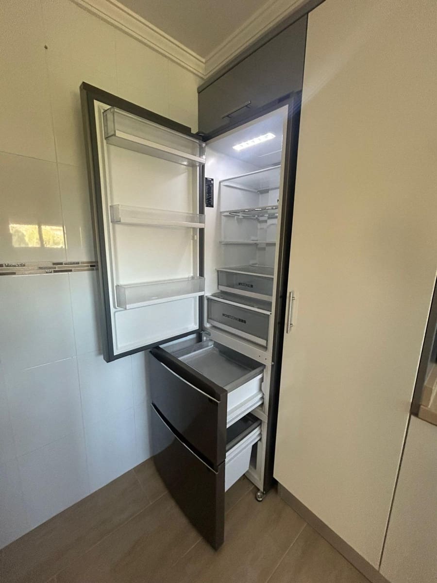 3 makuuhuone Omakotitalo vuokrattavana paikassa Oliva mukana uima-altaan 
autotalli - 1 000 € (Ref: 9356004)