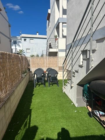 3 makuuhuone Omakotitalo vuokrattavana paikassa Oliva mukana uima-altaan 
autotalli - 1 000 € (Ref: 9356004)