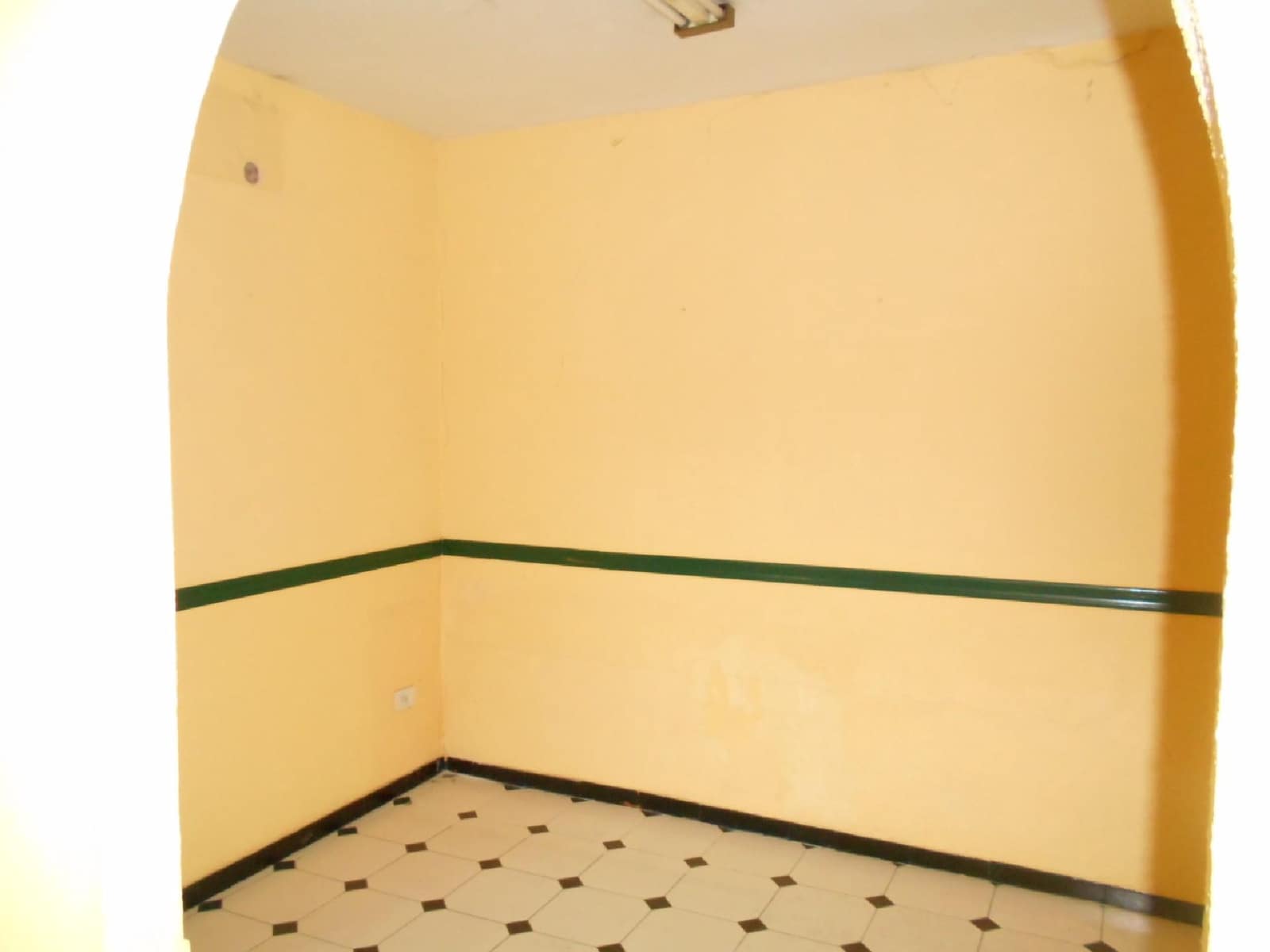 Commerciale in vendita in Oliva Nova - 78.000 € (Rif: 9367745)