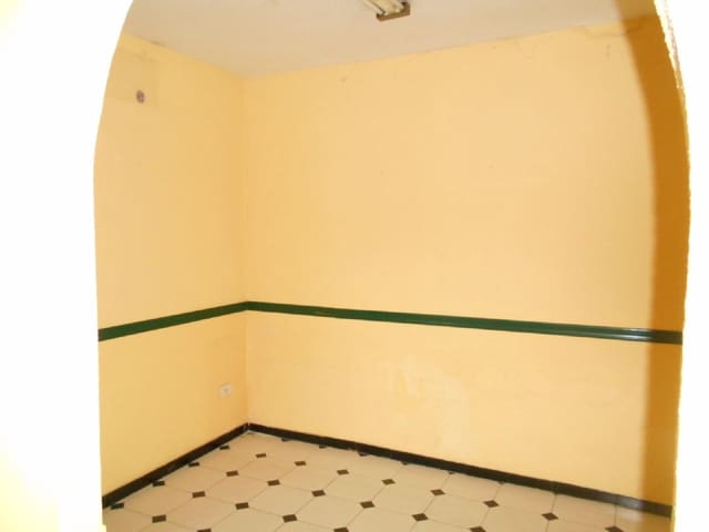 Commercial for sale in Oliva Nova, Oliva - € 78,000 (Ref: 9367745)