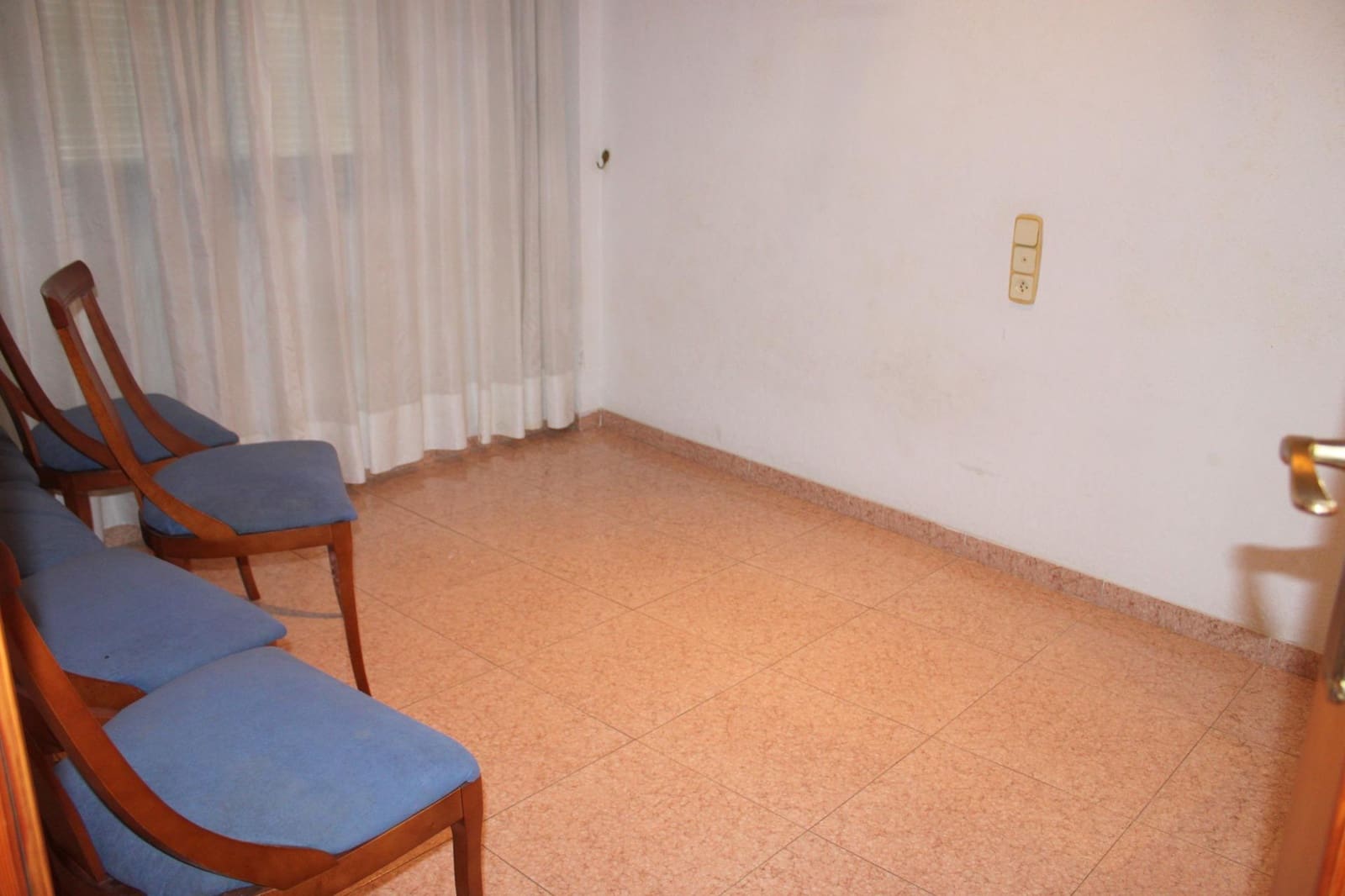 3 makuuhuone Asunto myytävänä paikassa Oliva - 125 000 € (Ref: 9396192)