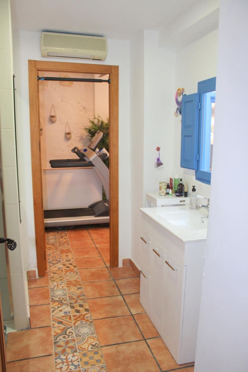 3 bedroom Townhouse for sale in Oliva - € 245,000 (Ref: 9417980)