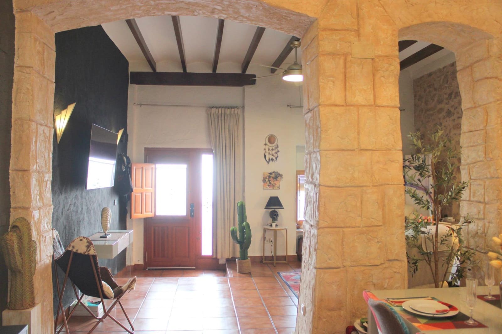 Casa de 3 habitaciones en Oliva en venta - 245.000 € (Ref: 9417980)