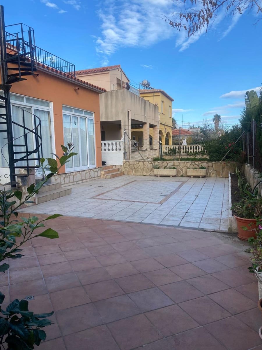 5 soveværelse Villa til salg i Oliva - € 330.000 (Ref: 9431166)