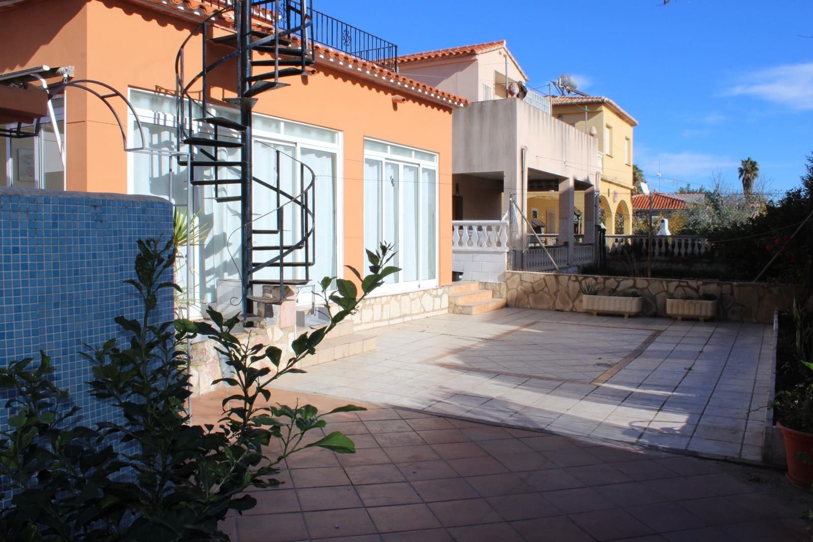 5 bedroom Villa for sale in Oliva - € 330,000 (Ref: 9431166)