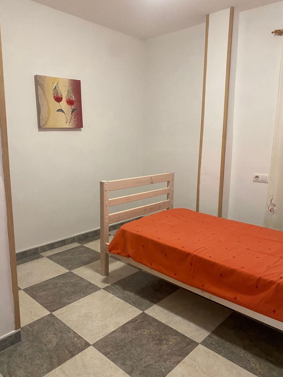 5 bedroom Villa for sale in Oliva - € 330,000 (Ref: 9431166)