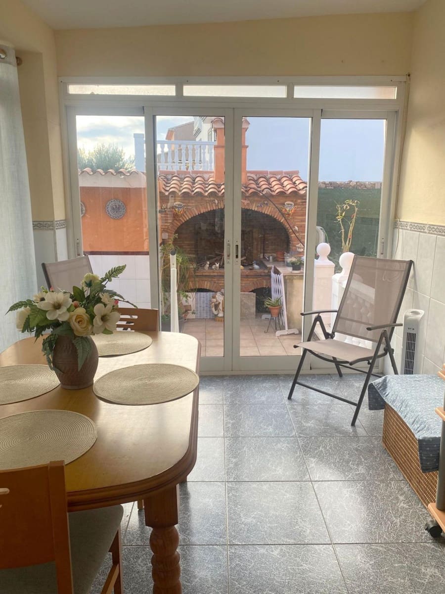 5 bedroom Villa for sale in Oliva - € 330,000 (Ref: 9431166)